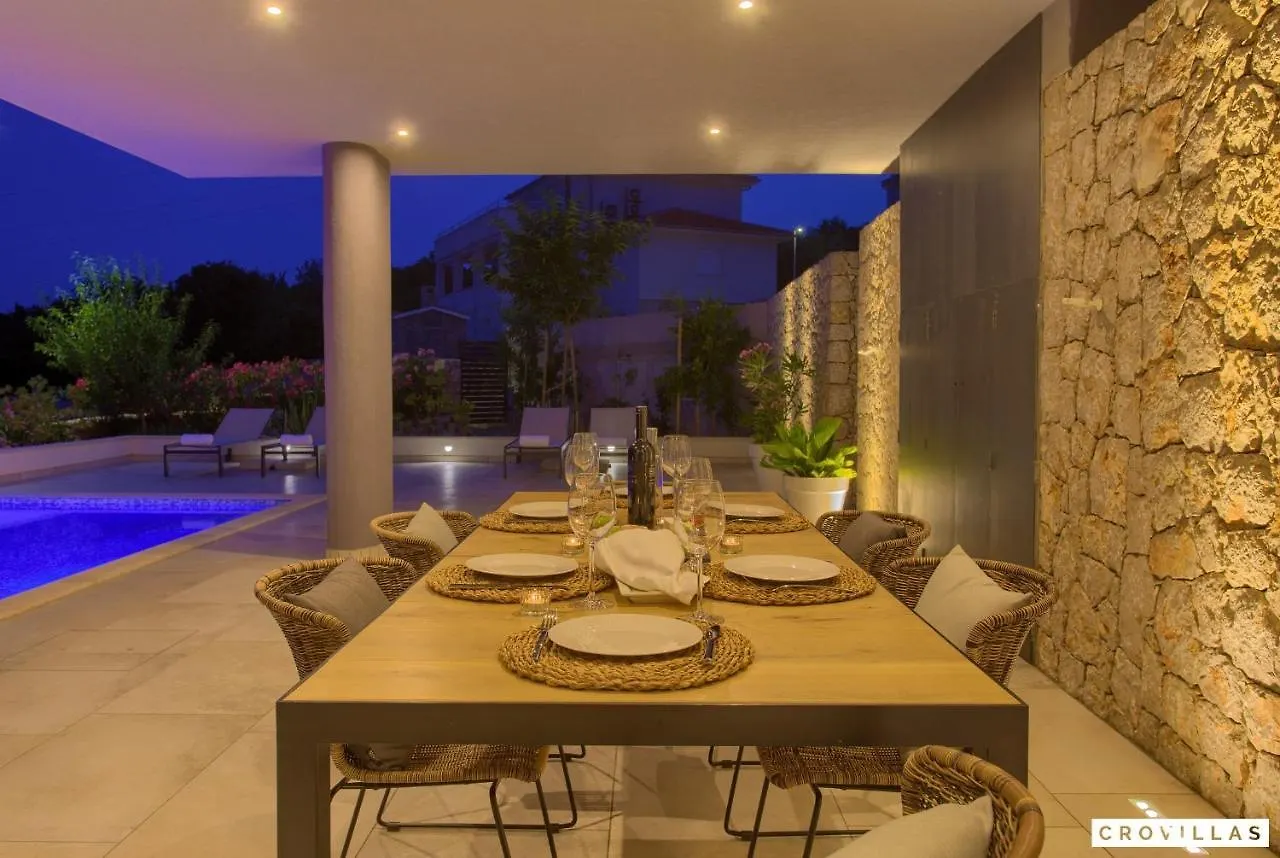 Silente Villa Salatic